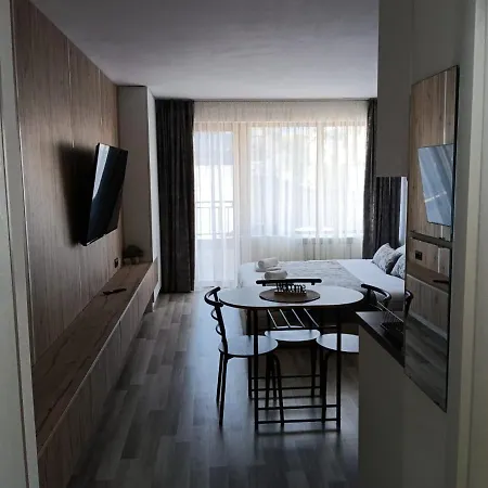 Monfort в 班斯科