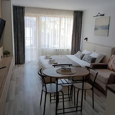 Apartamento Monfort в *